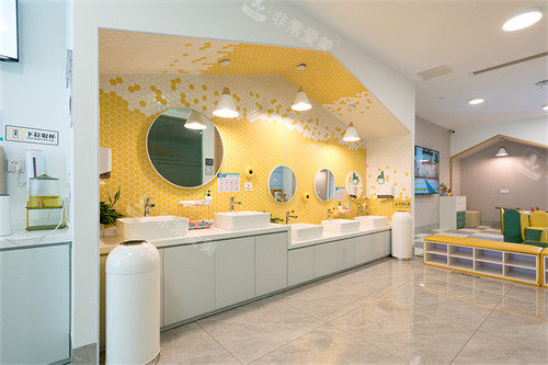 杭州钱塘牙科医院洗漱区