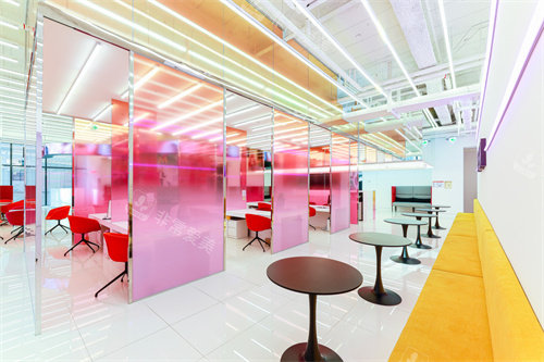 韩国ppeum皮肤科弘大店等待区环境 韩国ppeum皮肤科弘大店等待区环境