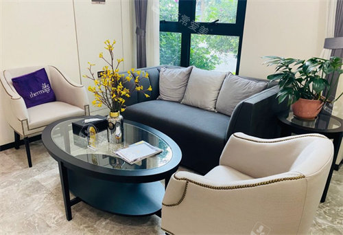 上海生命树医疗美容医院等待室 上海生命树医疗美容医院等待室