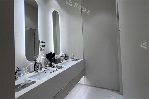 韩国alive皮肤科洗漱区