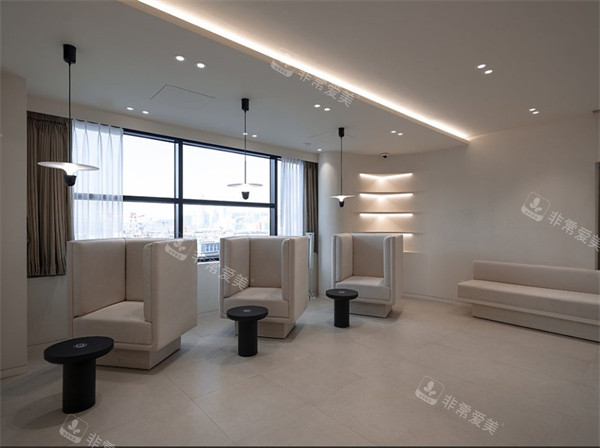 韩国釜山JRYN皮肤科南浦店等待区 韩国釜山JRYN皮肤科南浦店等待区