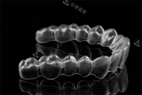 魔丽齐隐形矫正器实物