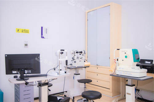 苏州明基医院太学眼科检查室设备仪器