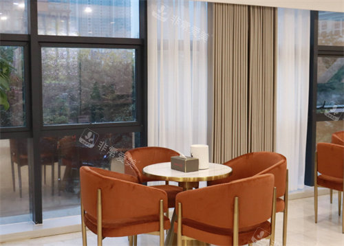 长沙晶肤医美大厅一角