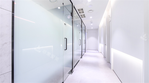 韩国uverse整形外科走廊