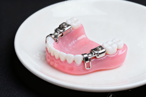 活动假牙卡通图一览