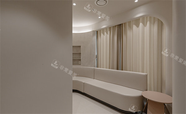 釜山德佛丝特皮肤科等待区一角 釜山德佛丝特皮肤科等待区一角