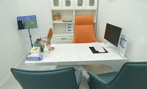 連云港新絲梵倍速植發(fā)的診室