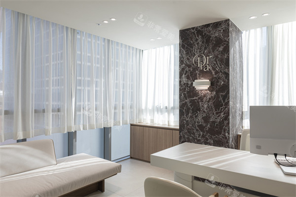 韩国DIAR皮肤科面诊室环境图