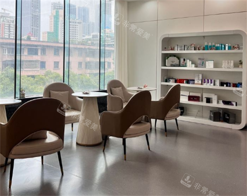 贵阳东序华榕序整形等候区