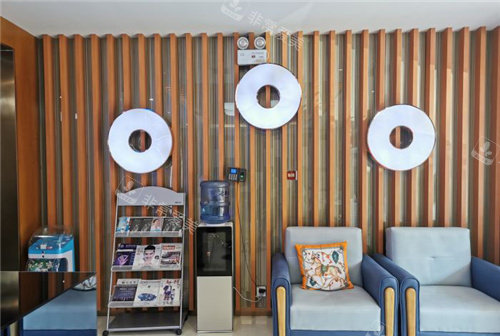 保定合众口腔休息区环境