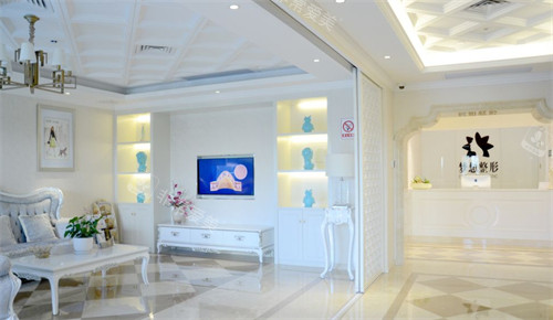 昆明梦想整形医院隆胸手术做的好吗？内窥镜双平面技术实测分享！