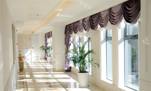 昆明梦想整形医疗美容医院过道