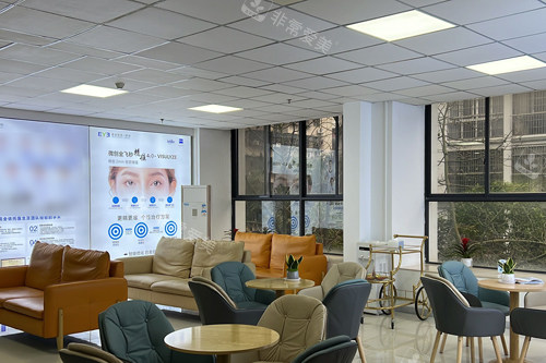 柳州爱尔眼科环境图