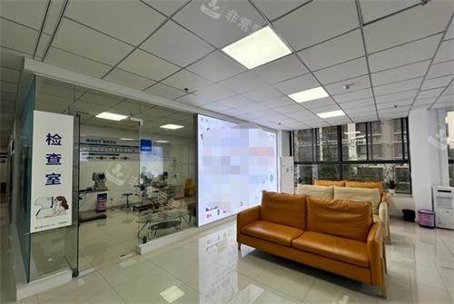 柳州爱尔眼科等候区