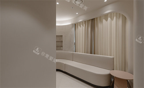 釜山德佛丝特皮肤科候客区