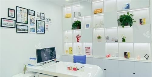 山东济南联合博士口腔门诊部诊室