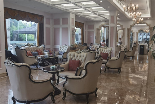 武汉赫本医美医院休息大厅照片