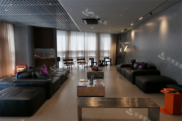 韩国釜山格莱斯皮肤科等候区一角