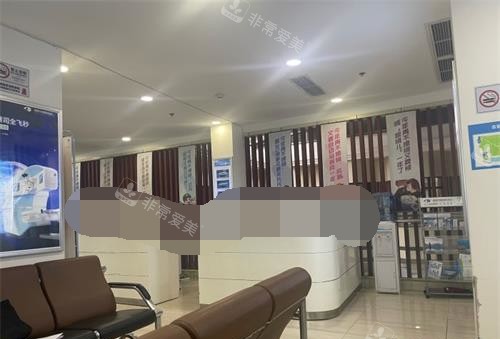 成都华厦眼科医院大厅环境