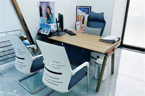 佛山中合口腔办公室