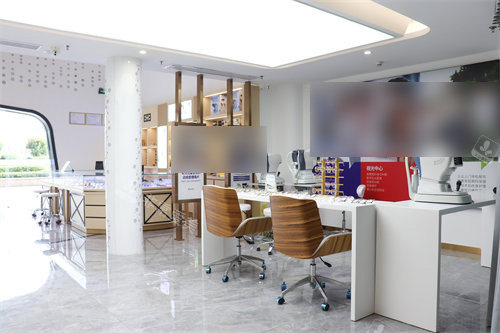 东莞友华普惠眼科医院配镜区环境