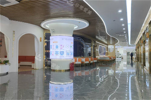 贵阳康视眼科医院大厅环境