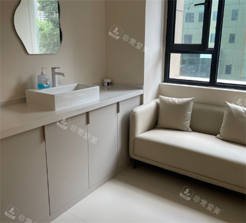 贵阳粼晞医疗室内一角