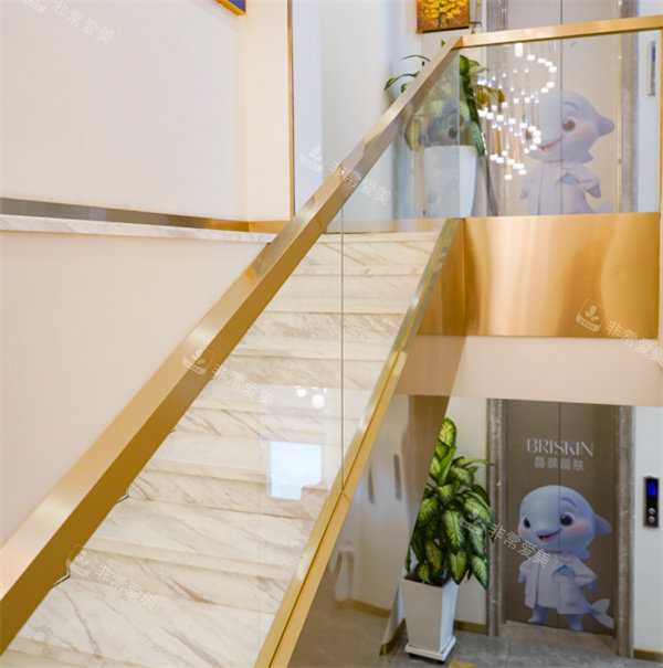 哈尔滨晶颜丽肤医疗美容楼梯