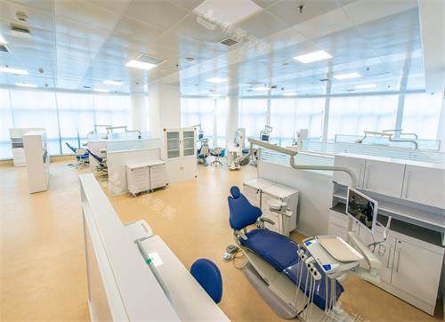 青大口腔大厅内部环境