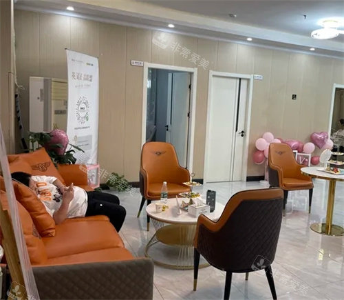 武汉天申医疗美容医院大厅环境