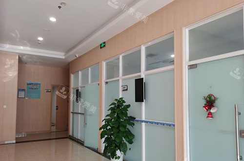 成都东篱医院商谈室外景图 成都东篱医院商谈室外景图