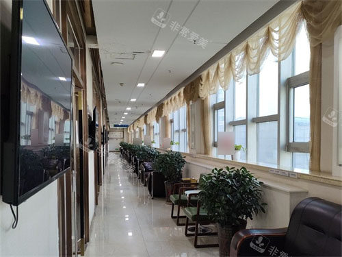 太原众植齿科医院总院走廊环境图