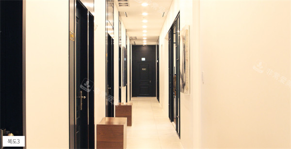 釜山miul皮肤科走廊图示