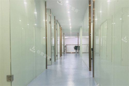 重庆郑荃丽格青春医疗美容走廊环境