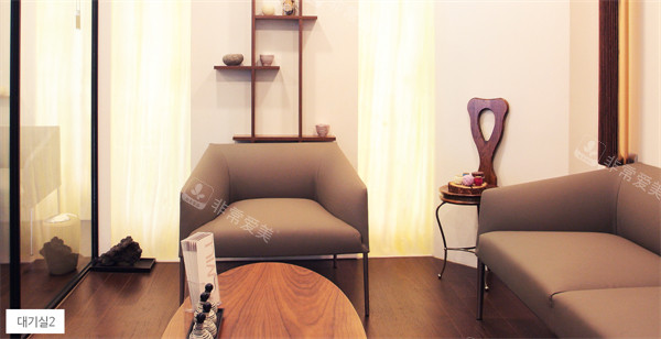 釜山miul皮肤科治疗室展示图