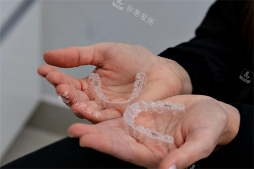 隐适美隐形矫治器图片