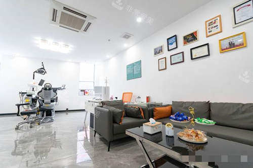 佛山万国口腔治疗室