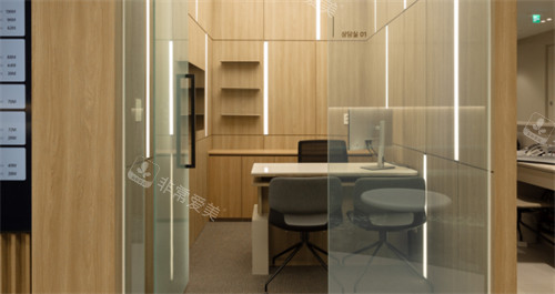 韓國greeny皮膚科醫(yī)院面談區(qū)環(huán)境 韓國greeny皮膚科醫(yī)院面談區(qū)環(huán)境