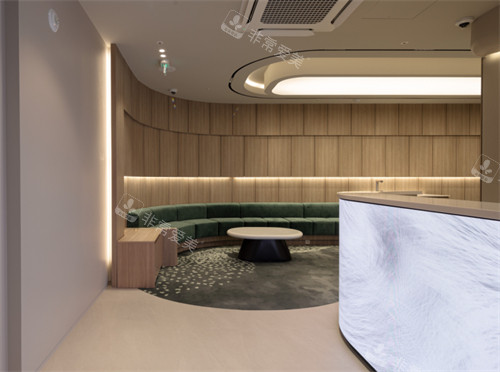 韓國greeny皮膚科醫(yī)院等候區(qū) 韓國greeny皮膚科醫(yī)院等候區(qū)