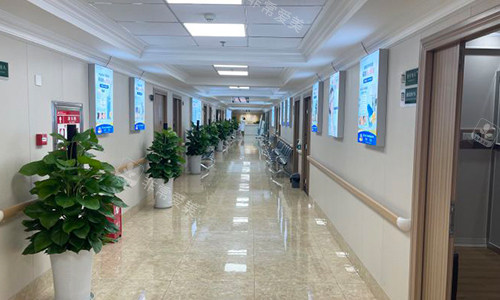 成都友谊医院疤痕科走廊景观
