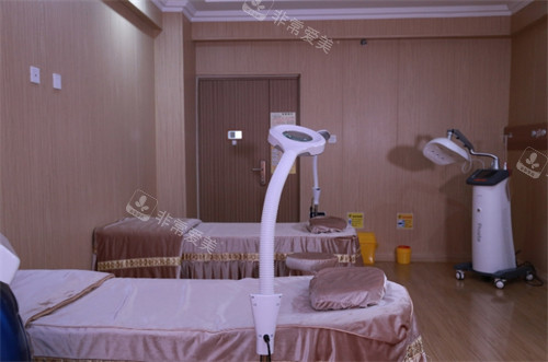 成都友谊医院疤痕科治疗室环境一览图
