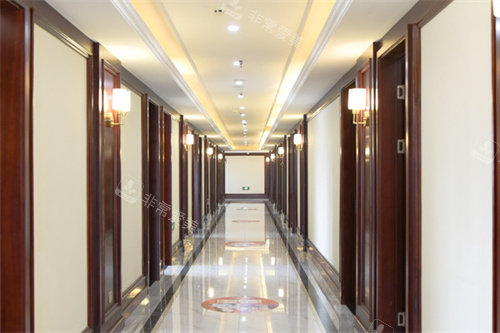 青岛华韩整形医院走廊环境