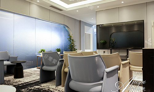 深圳安美聚光整形等位区