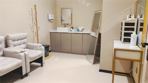 成都新華醫(yī)院整形科商談室環(huán)境 成都新華醫(yī)院整形科商談室環(huán)境