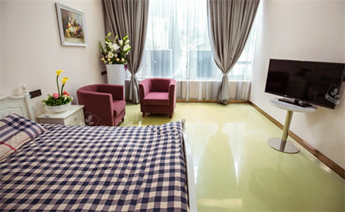 东莞爱思特医疗美容二楼休息室