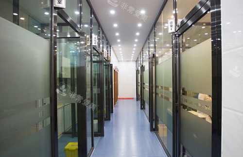 柳州牙美乐口腔走廊环境图