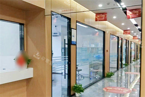 洛阳中诺口腔医院走廊环境