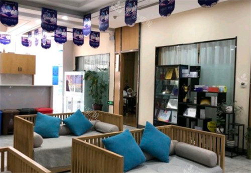 邯郸曲胜星范整形等候区