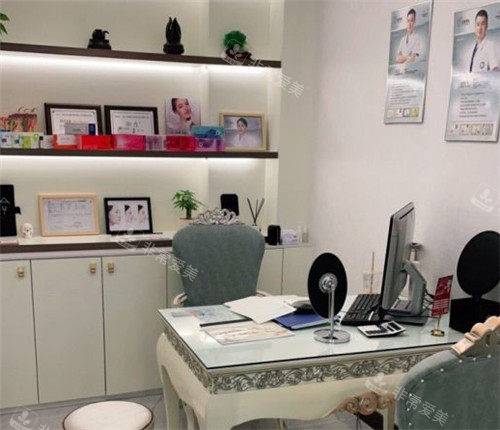 丹东富雅华医整形商谈间